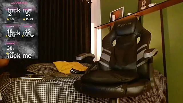 castle 87 online show from 10/18/25, 06:08