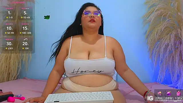 april lopez6 online show from 11/02/25, 10:12