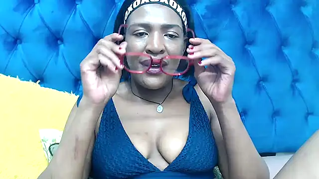Snapshot of SpicyQueenxxxx chatting on 03/20/26, 06:24 SpicyQueenxxxx online show from 03/20/26, 06:24