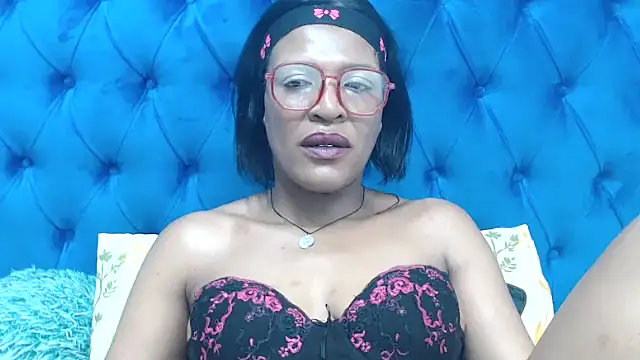 Snapshot of SpicyQueenxxxx chatting on 03/28/26, 04:17 SpicyQueenxxxx online show from 03/28/26, 04:17