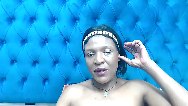 Snapshot of SpicyQueenxxxx chatting on 04/03/26, 04:27 SpicyQueenxxxx online show from 04/03/26, 04:27