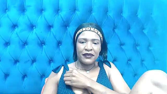 Snapshot of SpicyQueenxxxx chatting on 04/15/26, 06:37 SpicyQueenxxxx online show from 04/15/26, 06:37