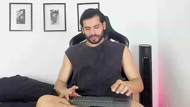 Snapshot of Dereck_vega chatting on 07/09/26, 11:09 Dereck vega online show from 07/09/26, 11:09