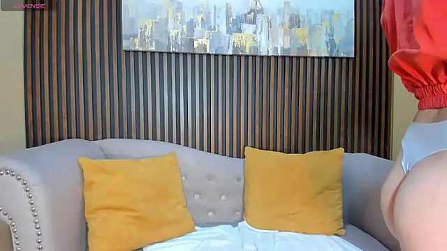 Nahiajhonson  online show from 10/25/25, 01:18