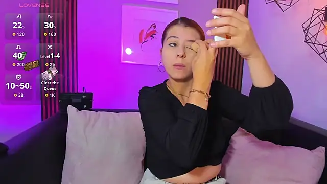 Nahiajhonson  online show from 03/24/26, 01:27