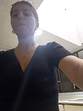 Nahiajhonson  online show from 04/07/26, 12:27