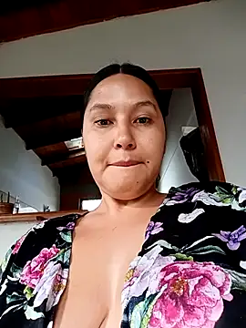 Snapshot of SamaraJay1 chatting on 05/03/26, 01:28 SamaraJay1 online show from 05/03/26, 01:28