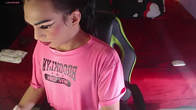 MARGOTFERRER online show from 11/13/25, 05:17