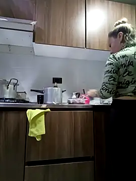 coral smitth online show from 10/21/25, 06:08