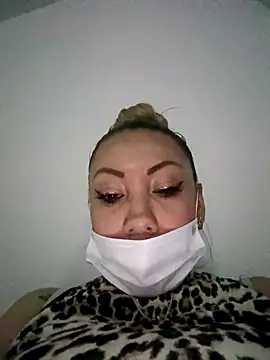 coral smitth online show from 11/09/25, 01:15