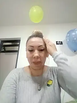 coral smitth online show from 11/10/25, 04:17