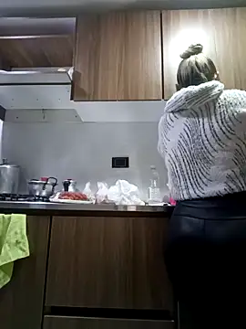 coral smitth online show from 11/13/25, 07:02