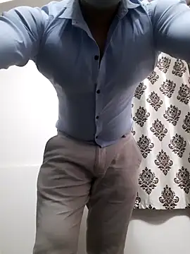 Snapshot of Guyinshortss chatting on 02/20/26, 07:25 Guyinshortss online show from 02/20/26, 07:25