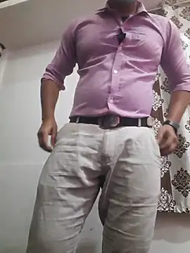 Snapshot of Guyinshortss chatting on 02/21/26, 08:10 Guyinshortss online show from 02/21/26, 08:10