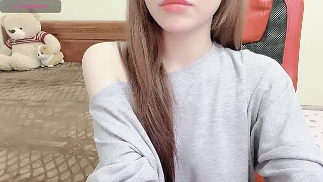 Snapshot of TrinhH_Nabbi chatting on 12/12/24, 01:39 TrinhH Nabbi online show from 12/12/24, 01:39