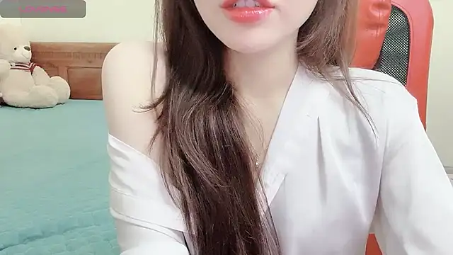 Snapshot of TrinhH_Nabbi chatting on 01/10/25, 01:31 TrinhH Nabbi online show from 01/10/25, 01:31