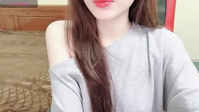 Snapshot of TrinhH_Nabbi chatting on 01/17/25, 01:03 TrinhH Nabbi online show from 01/17/25, 01:03