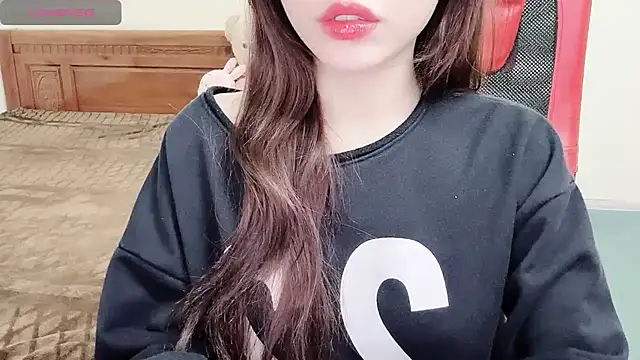 Snapshot of TrinhH_Nabbi chatting on 01/18/25, 01:40 TrinhH Nabbi online show from 01/18/25, 01:40