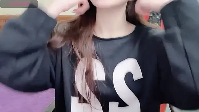 Snapshot of TrinhH_Nabbi chatting on 02/08/25, 01:01 TrinhH Nabbi online show from 02/08/25, 01:01