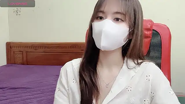 Snapshot of TrinhH_Nabbi chatting on 02/27/25, 01:28 TrinhH Nabbi online show from 02/27/25, 01:28