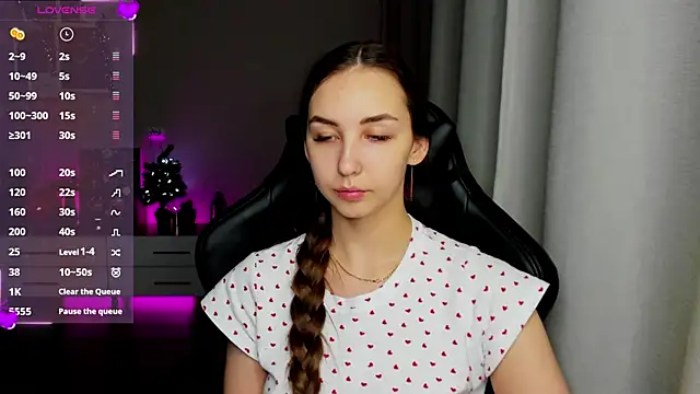 Snapshot of Sm0ly chatting on 12/14/24, 01:50 Sm0ly online show from 12/14/24, 01:50