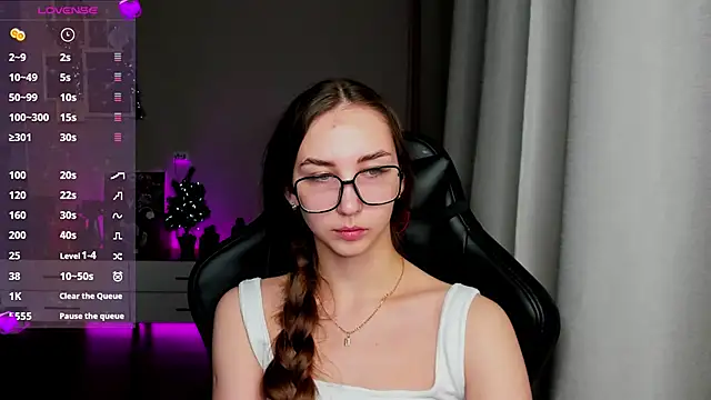 Snapshot of Sm0ly chatting on 12/25/24, 01:20 Sm0ly online show from 12/25/24, 01:20