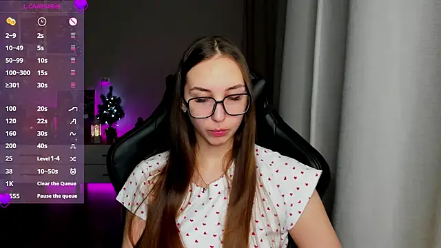 Snapshot of Sm0ly chatting on 01/08/25, 01:32 Sm0ly online show from 01/08/25, 01:32