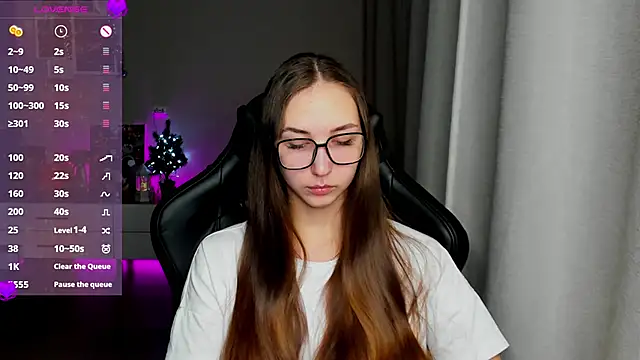 Snapshot of Sm0ly chatting on 01/17/25, 01:36 Sm0ly online show from 01/17/25, 01:36