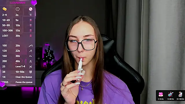 Snapshot of Sm0ly chatting on 01/24/25, 02:28 Sm0ly online show from 01/24/25, 02:28