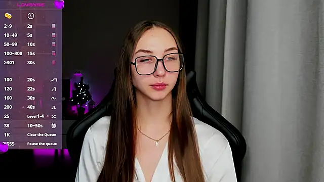 Snapshot of Sm0ly chatting on 01/31/25, 01:33 Sm0ly online show from 01/31/25, 01:33