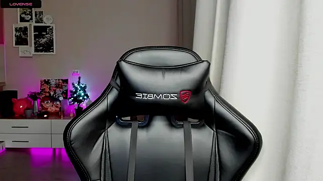 Snapshot of Sm0ly chatting on 02/03/25, 01:19 Sm0ly online show from 02/03/25, 01:19