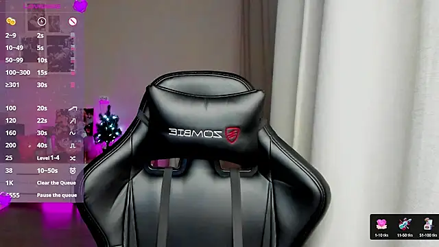 Snapshot of Sm0ly chatting on 02/07/25, 10:30 Sm0ly online show from 02/07/25, 10:30