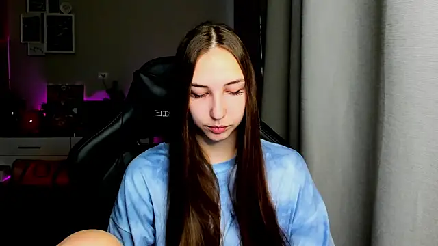 Snapshot of Sm0ly chatting on 10/04/25, 02:53 Sm0ly online show from 10/04/25, 02:53