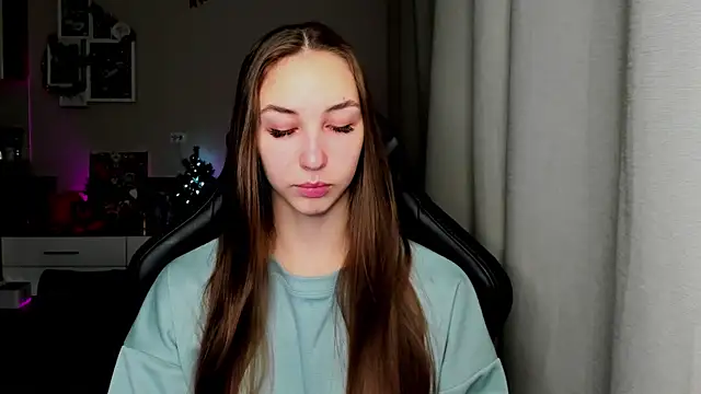 Snapshot of Sm0ly chatting on 01/06/26, 02:37 Sm0ly online show from 01/06/26, 02:37