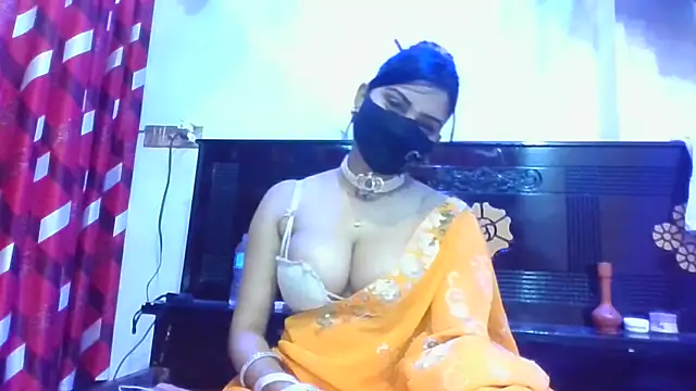 Snapshot of mariyaqueen chatting on 03/10/25, 11:38 mariyaqueen online show from 03/10/25, 11:38