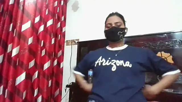 Snapshot of mariyaqueen chatting on 03/11/25, 11:33 mariyaqueen online show from 03/11/25, 11:33