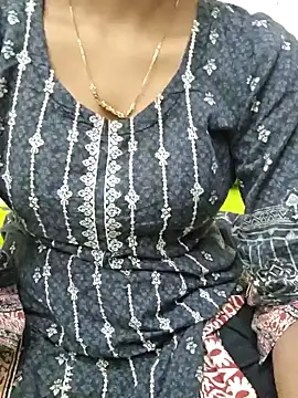 Snapshot of mariyaqueen chatting on 10/19/25, 03:34 mariyaqueen online show from 10/19/25, 03:34