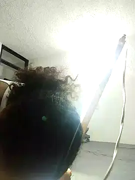 samanthaeliott22 online show from 12/19/24, 11:03