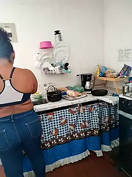 samanthaeliott22 online show from 03/10/25, 08:01