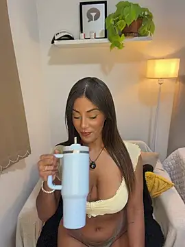 Brownfitbabyy online show from 05/27/26, 12:24