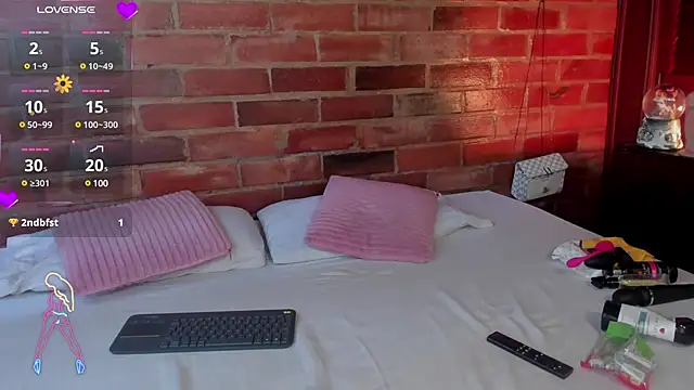 crystalvazquez online show from 02/28/25, 04:42