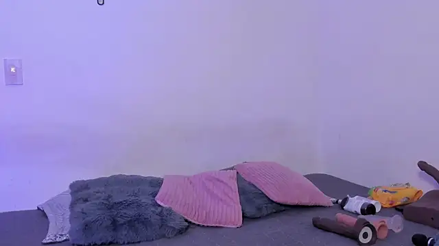 crystalvazquez online show from 10/31/25, 12:06