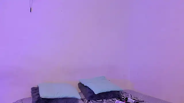 crystalvazquez online show from 11/05/25, 12:49