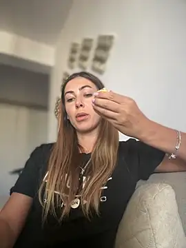 RaquelleDevon online show from 09/15/25, 12:49