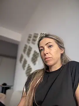 RaquelleDevon online show from 04/08/26, 09:31