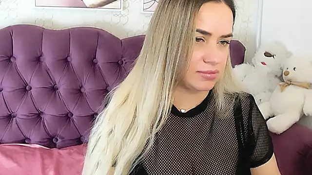 Snapshot of MilenaMiler_X chatting on 01/27/25, 10:49 MilenaMiler X online show from 01/27/25, 10:49