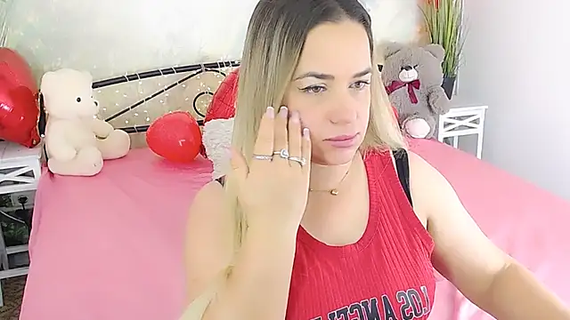 Snapshot of MilenaMiler_X chatting on 02/14/25, 12:30 MilenaMiler X online show from 02/14/25, 12:30