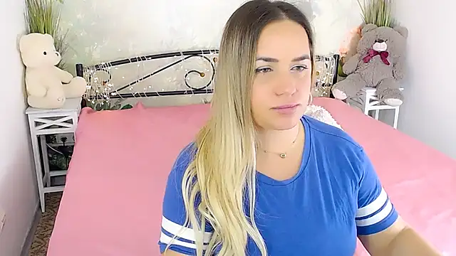 Snapshot of MilenaMiler_X chatting on 03/07/25, 08:22 MilenaMiler X online show from 03/07/25, 08:22