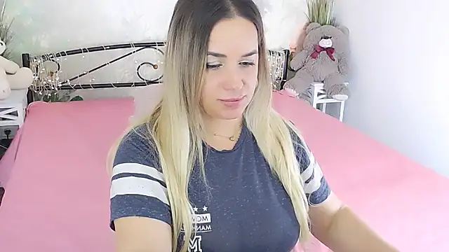 Snapshot of MilenaMiler_X chatting on 03/21/25, 07:35 MilenaMiler X online show from 03/21/25, 07:35