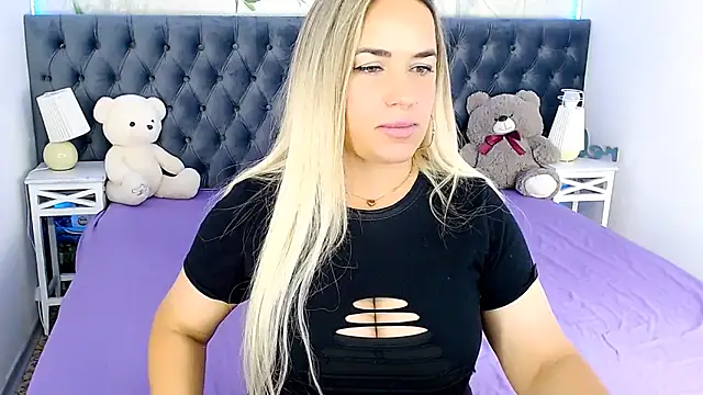 Snapshot of MilenaMiler_X chatting on 09/15/25, 06:35 MilenaMiler X online show from 09/15/25, 06:35